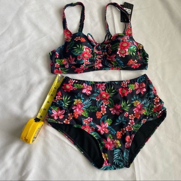 HELLO BIKINI PLUS SIZE FLORAL BATHING SUIT(RUNS VERY SMALL…MORE LIKE A LARGE) - Picture 11 of 16